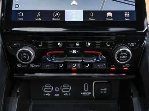 Used 2022 Jeep Grand Cherokee Summit image 16