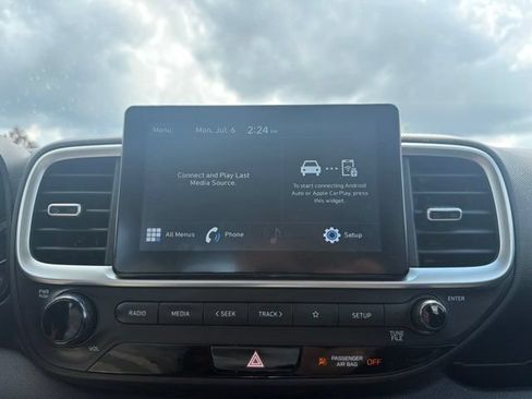 Used 2021 Hyundai Venue SE FWD image 19