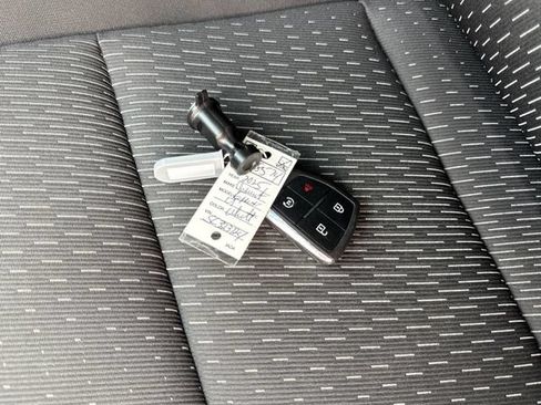 Used 2025 Chevrolet Equinox LT AWD/4WD image 28