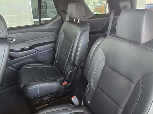 Used 2023 Chevrolet Traverse LT image 17
