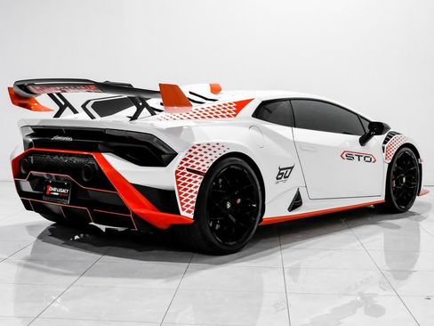 Used 2024 Lamborghini Huracan STO image 4