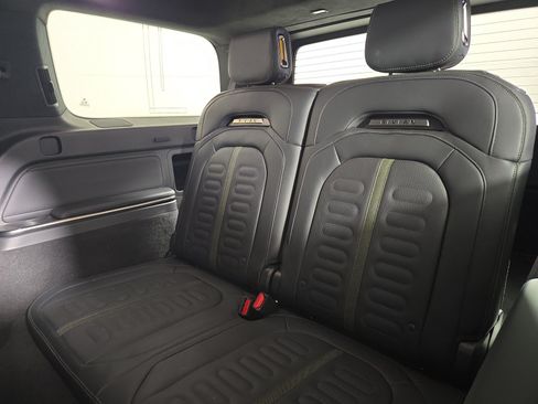 Used 2025 Rivian R1S Adventure AWD/4WD image 22