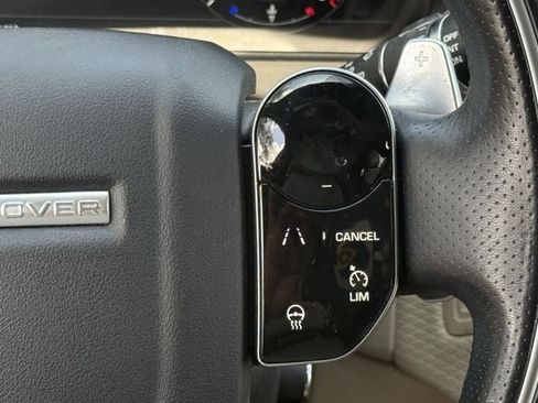 Used 2019 Land Rover Range Rover Velar R-Dynamic SE AWD/4WD image 15