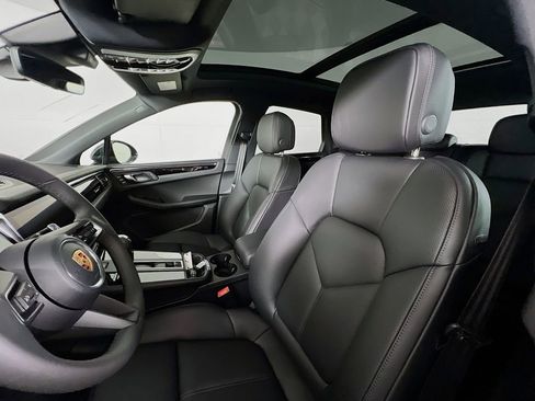 New 2026 Porsche Macan image 5