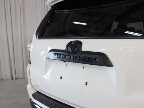 Used 2015 Toyota 4Runner TRD Pro AWD/4WD image 30