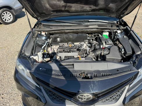 Used 2019 Toyota Camry SE w/ Carpet Mat Package FWD image 11