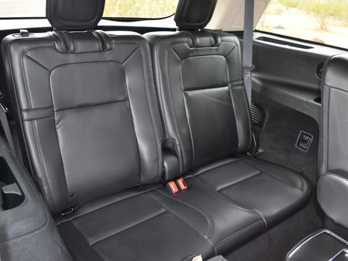Used 2020 Lincoln Aviator Grand Touring w/ Equipment Group 302A AWD/4WD image 21