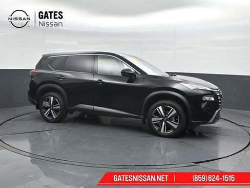 Used 2025 Nissan Rogue SL AWD/4WD image 1
