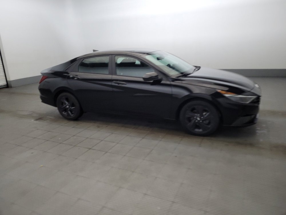 Used 2023 Hyundai Elantra SEL FWD image 11