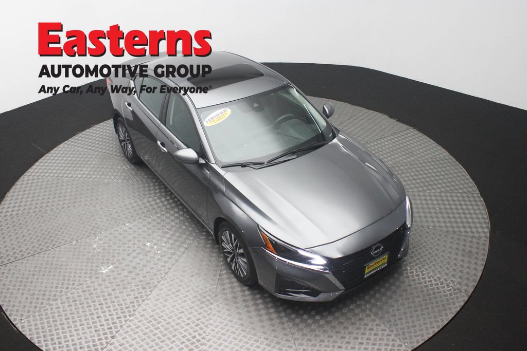 Used 2023 Nissan Altima 2.5 SV w/ SV Premium Package FWD image 4