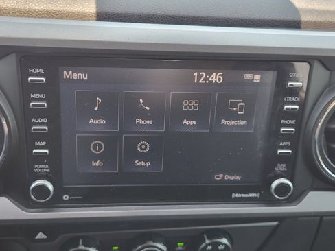Used 2020 Toyota Tacoma TRD Off-Road w/ Technology Package AWD/4WD image 17