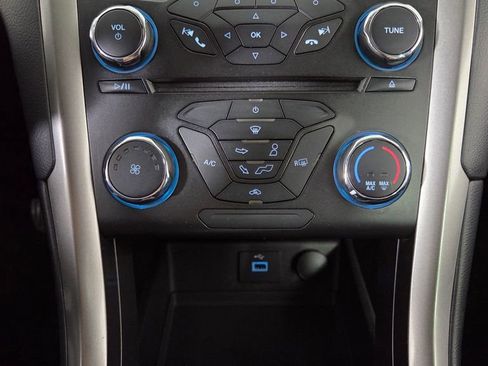 Used 2018 Ford Fusion SE image 22