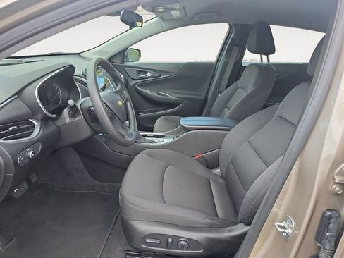 Used 2025 Chevrolet Malibu LT FWD image 9