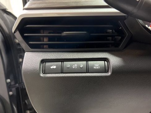 Used 2025 Nissan Altima 2.5 SV FWD image 20