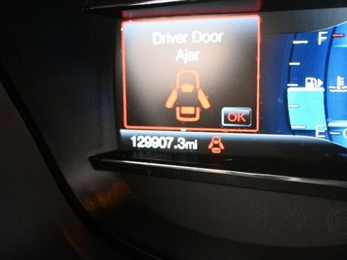 Used 2018 Ford Explorer XLT w/ Equipment Group 202A FWD image 19