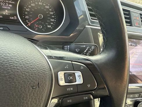 Used 2019 Volkswagen Tiguan SE w/ Panoramic Sunroof Package image 30