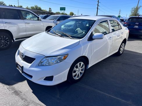 Used 2010 Toyota Corolla LE FWD image 2
