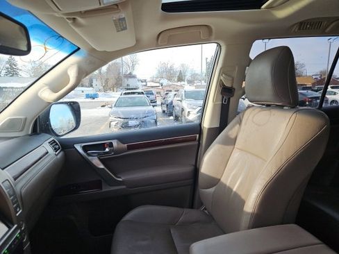 Used 2018 Lexus GX 460 image 29