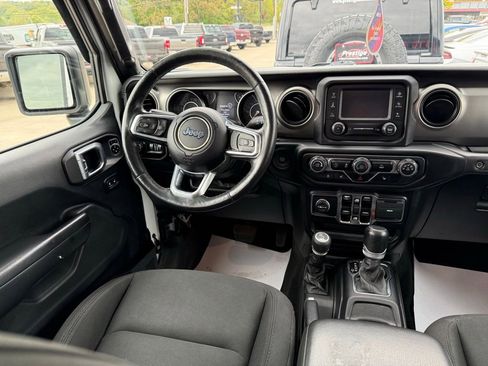 Used 2020 Jeep Gladiator Sport w/ Quick Order Package 24S AWD/4WD image 10
