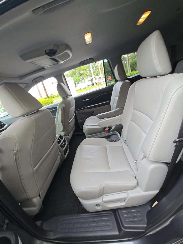 Used 2019 Honda Pilot Touring image 12