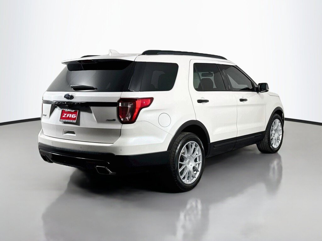 Used 2016 Ford Explorer Sport w/ Equipment Group 401A AWD/4WD image 5