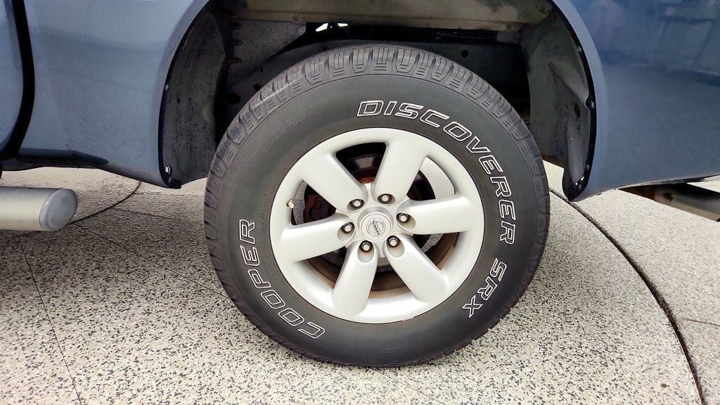 Used 2014 Nissan Titan SV w/ SV Value Truck Package AWD/4WD image 9