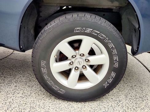 Used 2014 Nissan Titan SV w/ SV Value Truck Package AWD/4WD image 9