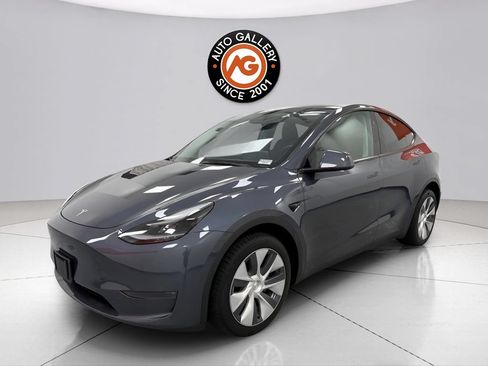 Used 2023 Tesla Model Y Long Range AWD/4WD image 7