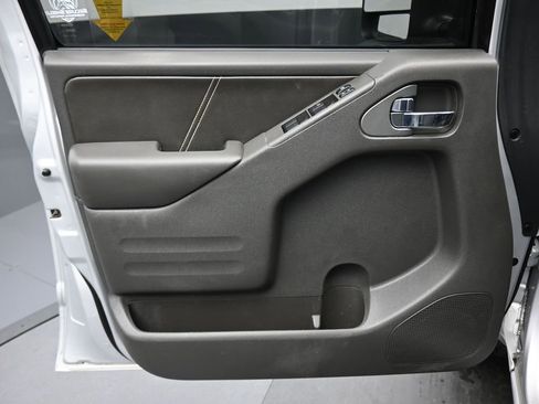 Used 2021 Nissan Frontier PRO-4X w/ Pro-4x Utility Package image 9