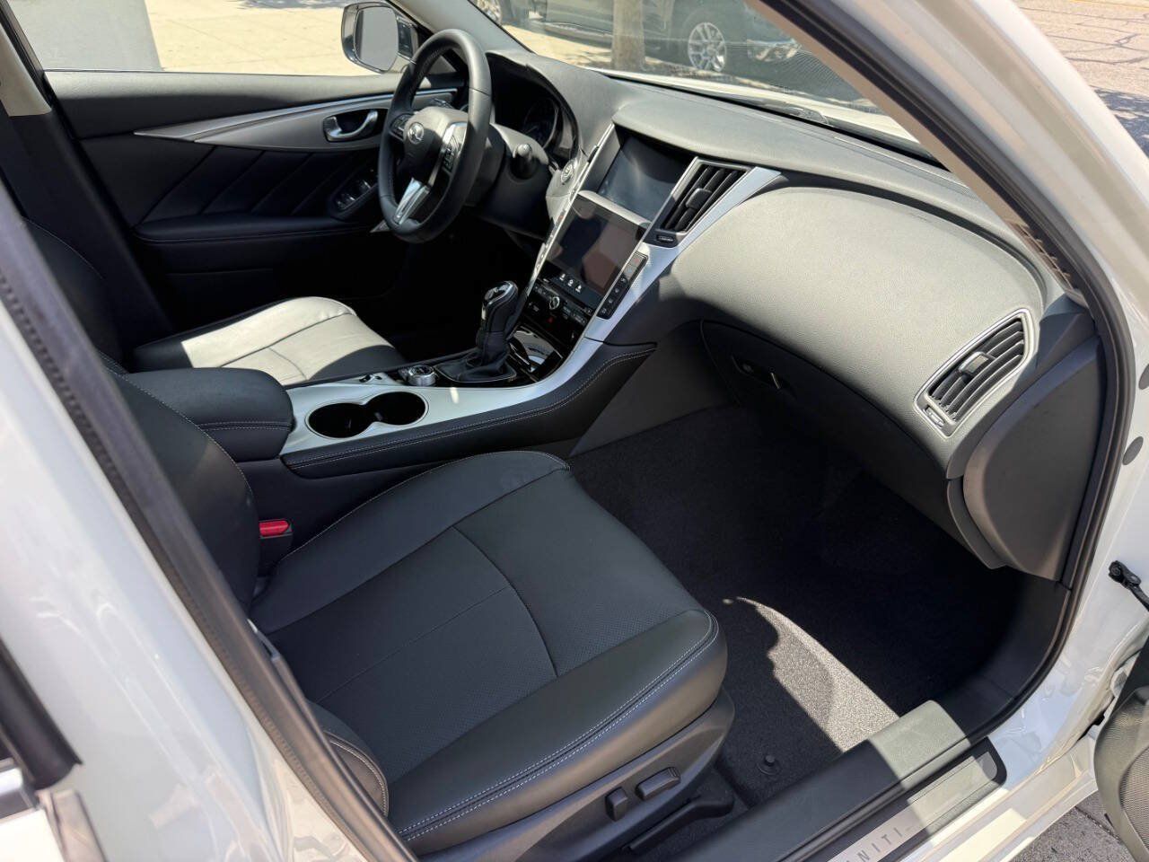 Used 2023 INFINITI Q50 Luxe w/ Cargo Package RWD image 27