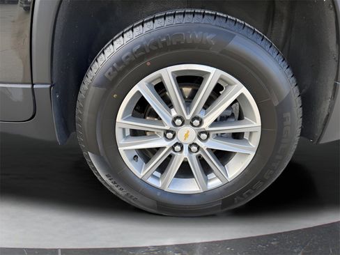 Used 2023 Chevrolet Traverse LT image 11