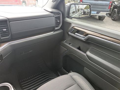 Used 2024 Chevrolet Silverado 1500 LT image 17