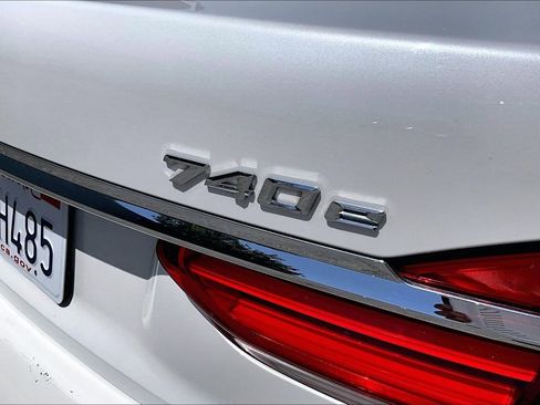 Used 2017 BMW 740e xDrive AWD/4WD image 24