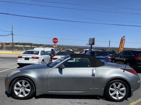 Used 2005 Nissan 350Z Touring image 10