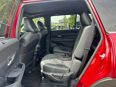 Used 2025 Toyota Grand Highlander AWD Hybrid image 22