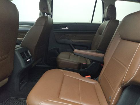 Used 2021 Volkswagen Atlas SEL FWD image 18