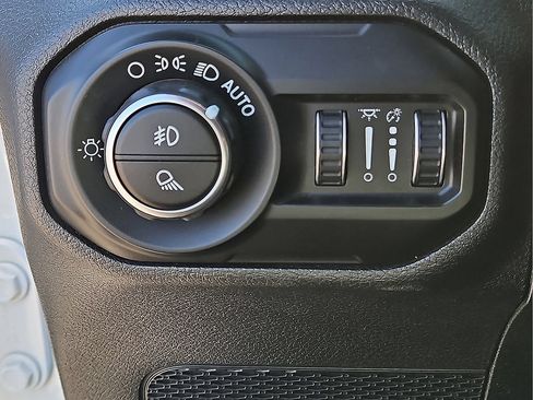 Used 2021 Jeep Gladiator Rubicon w/ Safety Group AWD/4WD image 19