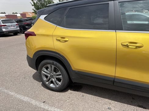Used 2022 Kia Seltos S AWD/4WD image 14