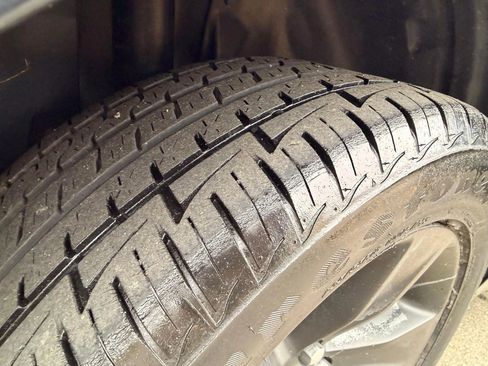 Used 2016 Dodge Challenger SXT w/ Cold Weather Group image 14