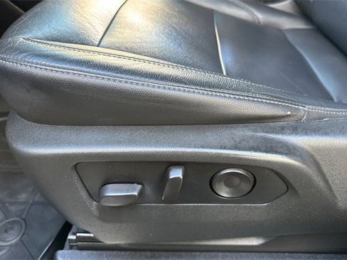 Used 2021 Chevrolet Suburban LT w/ LT Signature Package image 13