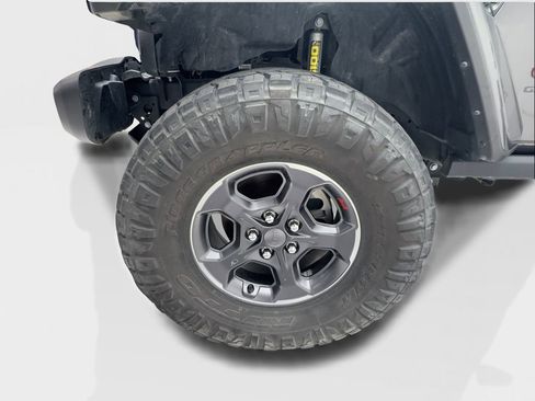 Used 2022 Jeep Gladiator Rubicon w/ LED Lighting Group AWD/4WD image 14