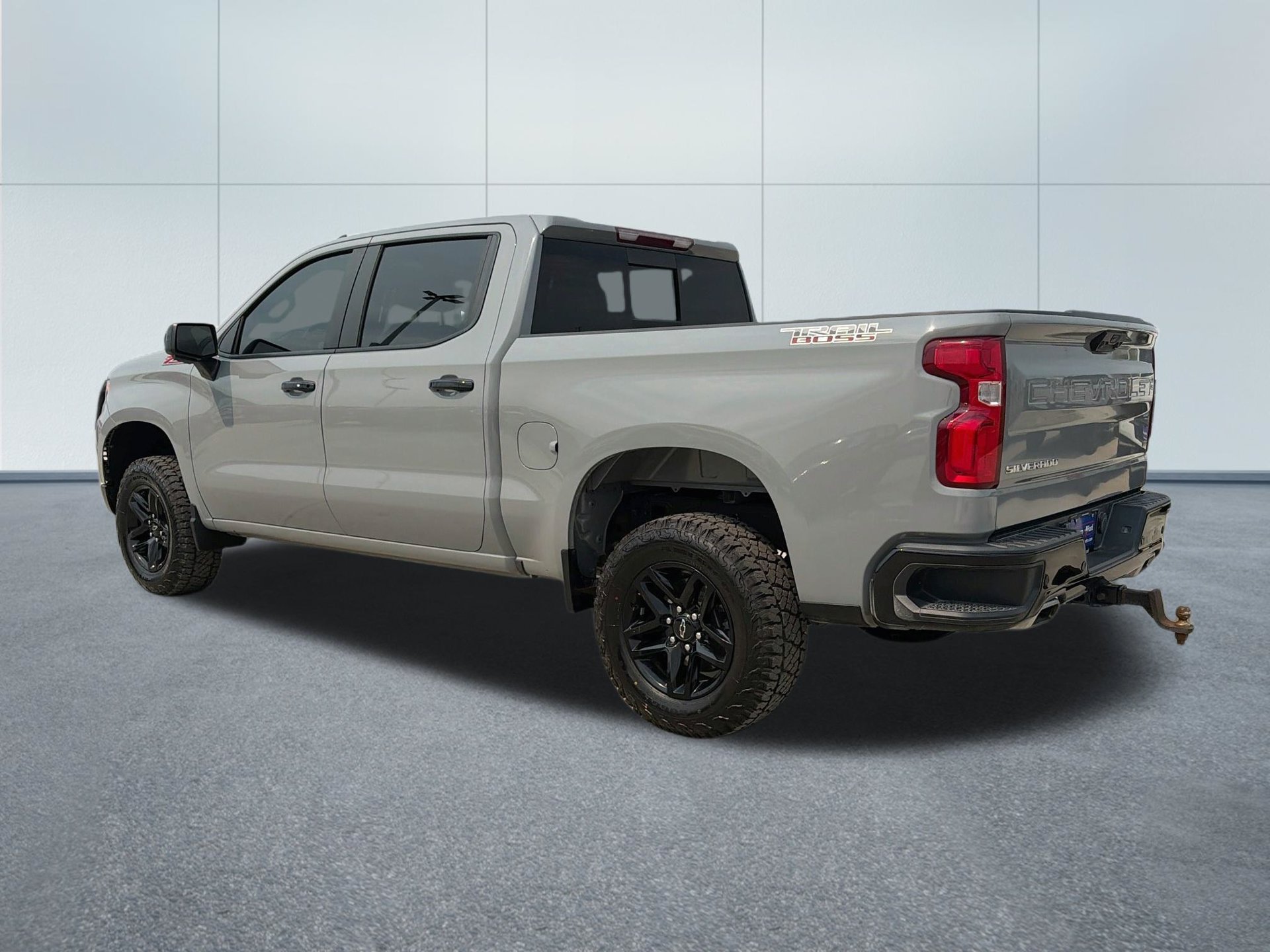Used 2024 Chevrolet Silverado 1500 LT Trail Boss w/ Convenience Package II AWD/4WD image 9