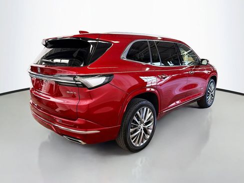 Used 2025 Buick Enclave Avenir FWD image 9