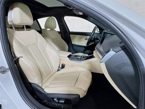 Used 2023 BMW 330i 330i w/ Driving Assistance Package image 28