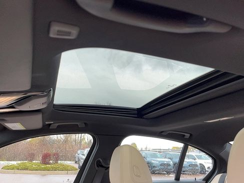 Certified 2023 BMW 330i xDrive Sedan w/ Convenience Package image 11