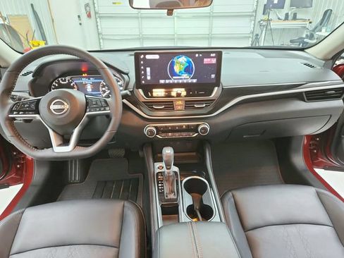 Used 2024 Nissan Altima 2.5 SR w/ SR Premium Package FWD image 25