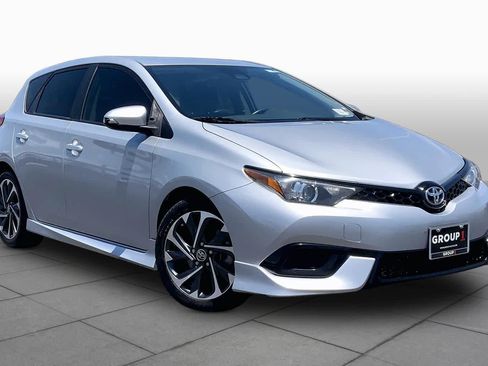 Used 2018 Toyota Corolla iM FWD image 3