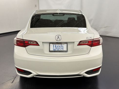 Used 2017 Acura ILX w/ Premium Package FWD image 10