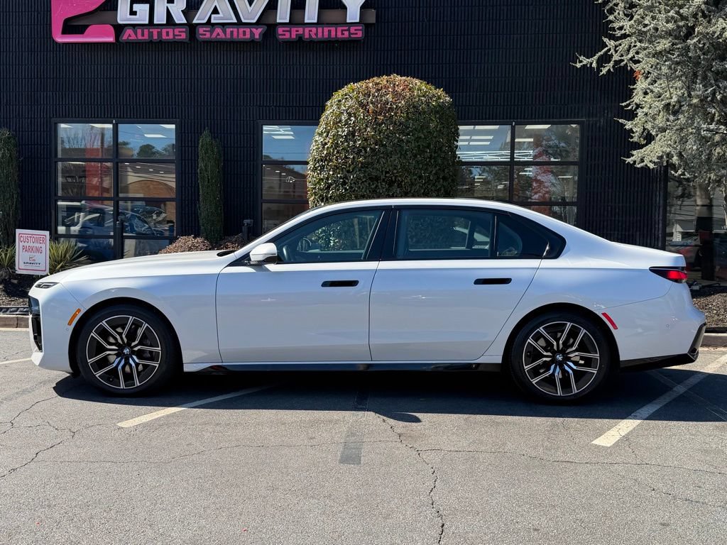 Used 2024 BMW 740i RWD image 9