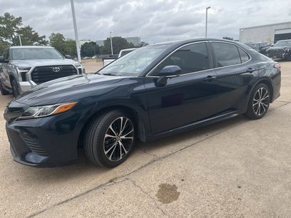 Used 2018 Toyota Camry SE w/ Convenience Package